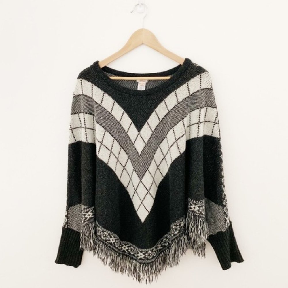 MOSSIMO | Vintage 80's Fringe Grey/White Poncho